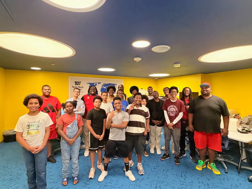 Morehouse College mentors and junior high students at the Best Buy Teen Tech Center for AARI’s RC and autonomous navigation program